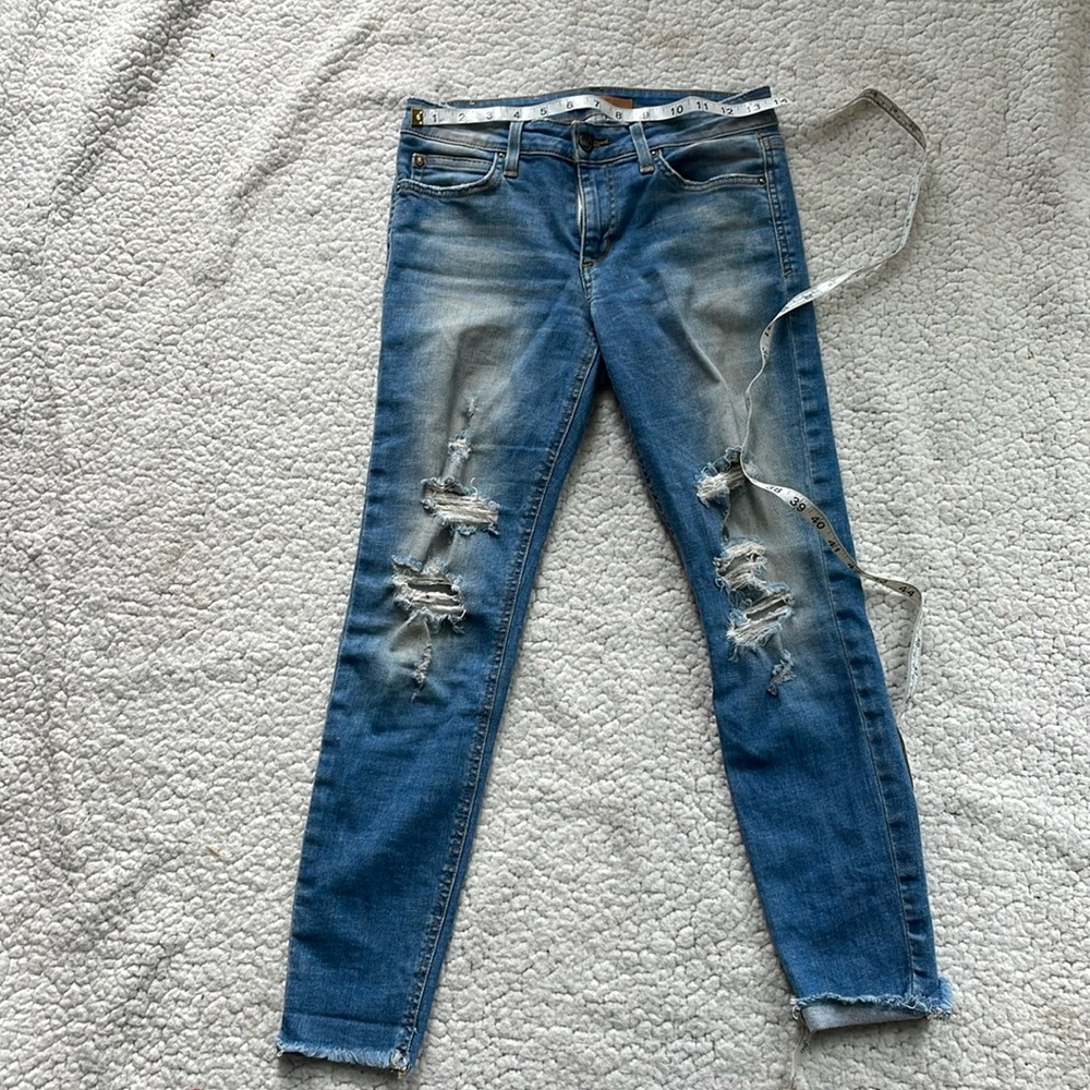 Joe distressed skinny jeans 26 stretchy